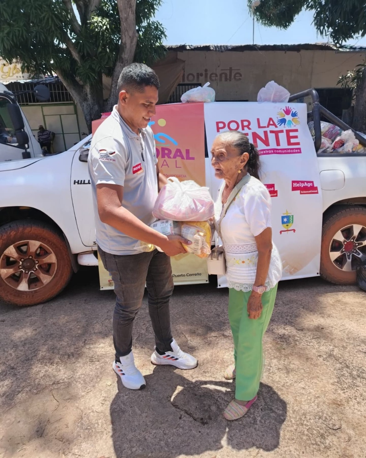 Entrega de ayuda humanitaria